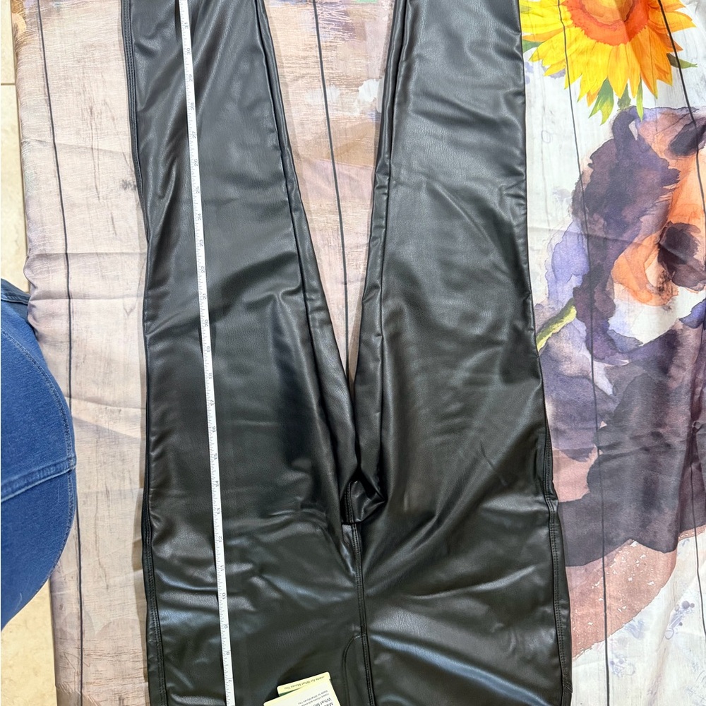 Black Faux Leather fleece lined stretchy Leggings in Medium